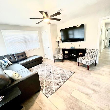 4/2 Home Close To Beach, Centrally Located! Gulfport Bagian luar foto