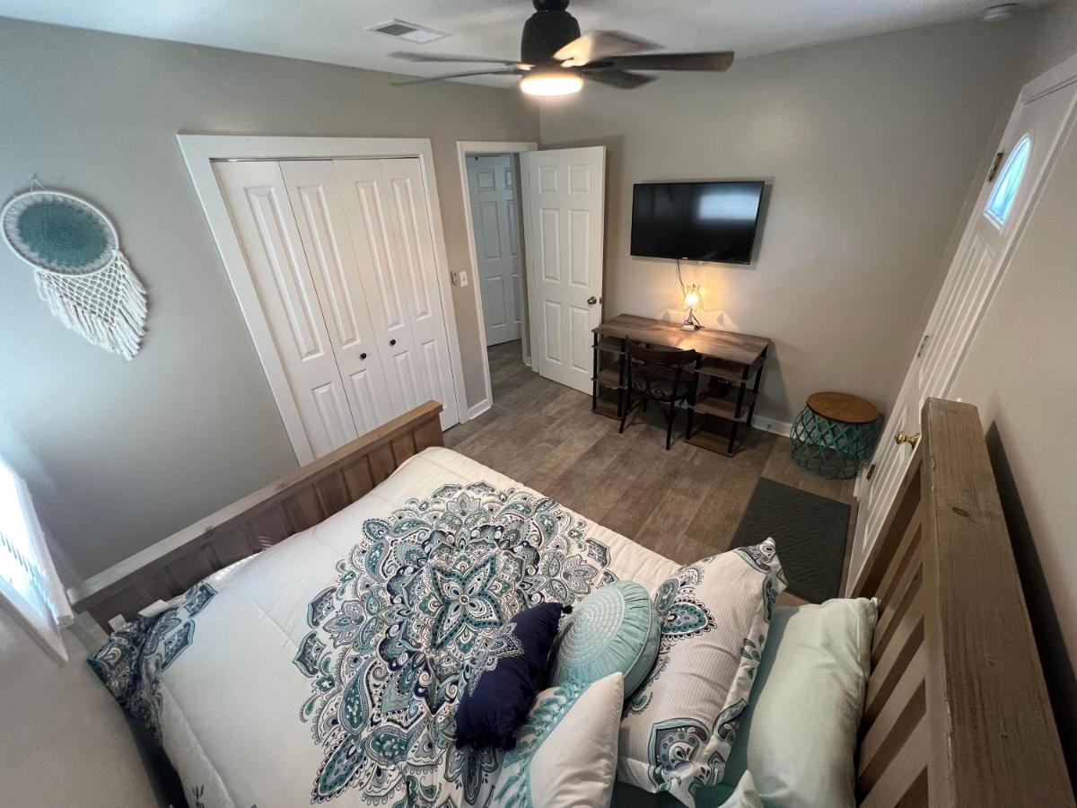 4/2 Home Close To Beach, Centrally Located! Gulfport Bagian luar foto
