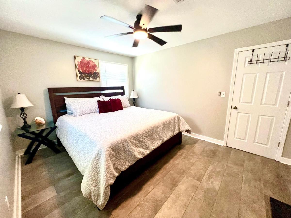 4/2 Home Close To Beach, Centrally Located! Gulfport Bagian luar foto